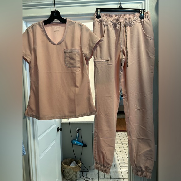 JAANUU - Picture 3 of 3